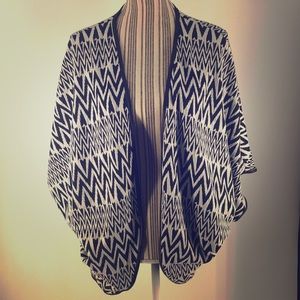 Tart sweater wrap geometric pattern sz S